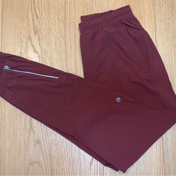 Lululemon Men's Pace Breaker Burgundy Jogger - Picture 1 of 2